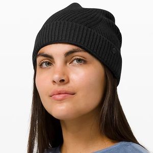 Lululemon twist of cozy knit beanie